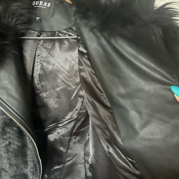🖤GUESS NEW W/O TAGS🎁FAUX LEATHER AN FUR VEST🖤SO BEAUTIFUL 🖤 - Picture 5 of 10